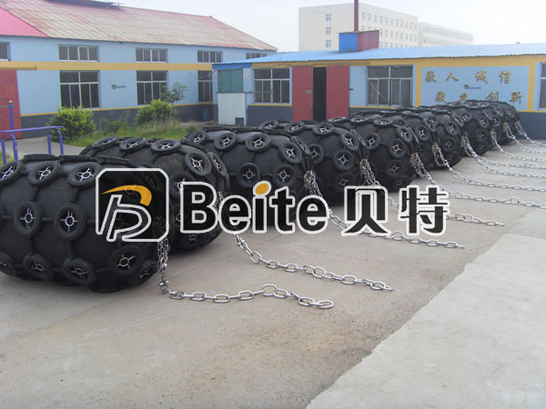链接环式橡胶护舷 复制